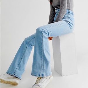 NWOT We the Free Jayde Jeans size 25 regular inseam.